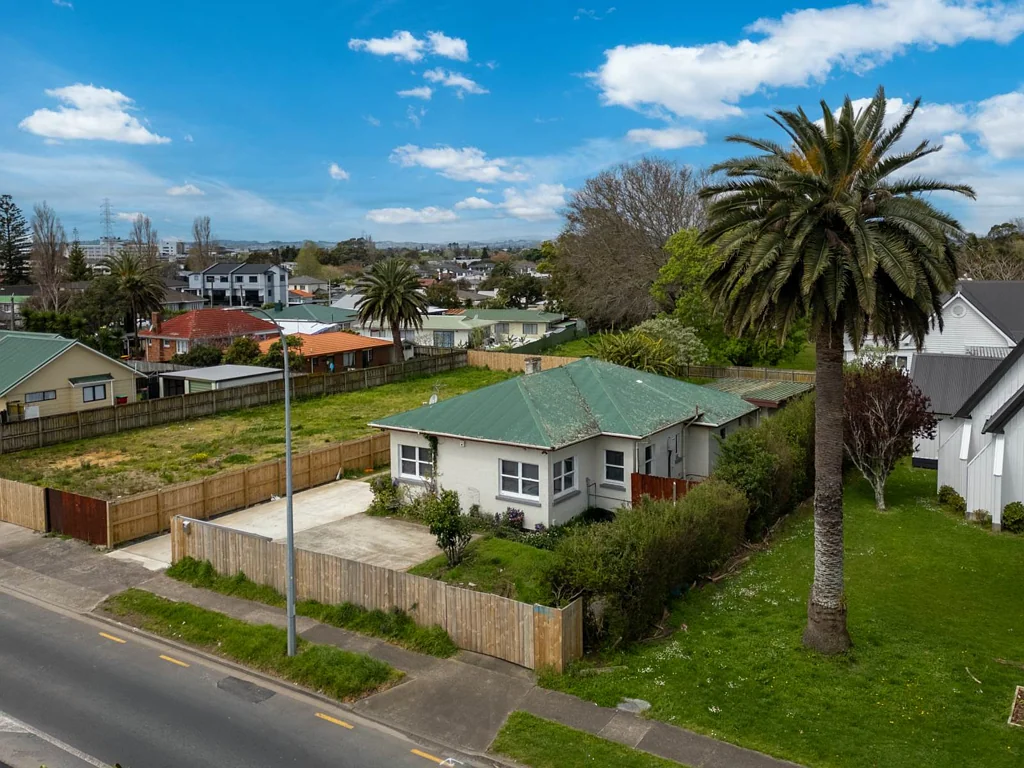 Mangere East 4Zimmer "Build-Ready Site – RC Approved, EPA & BC Coming"