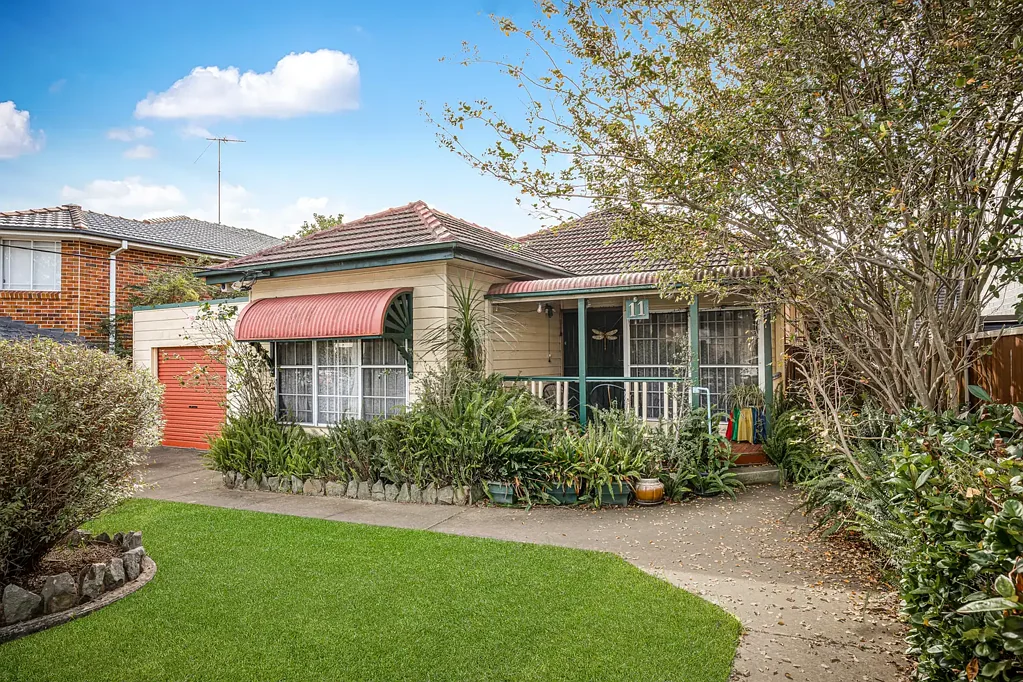 11 Mainsbridge Avenue, Liverpool, NSW 2170