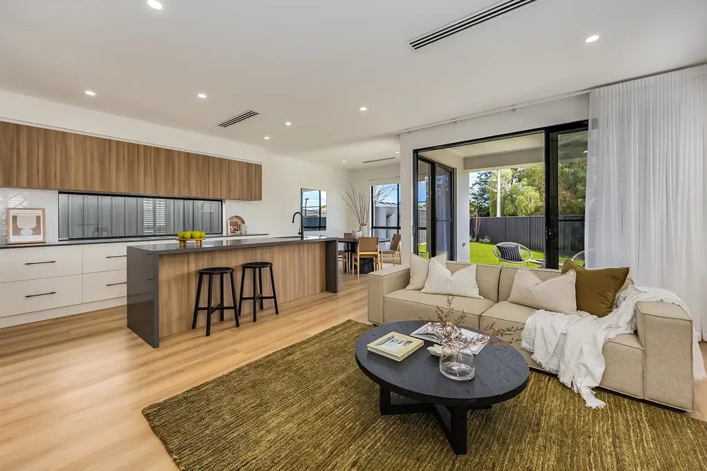Clarence Park 4ਬੈੱਡਰੂਮ A brand-new benchmark with family life firmly in the frame…