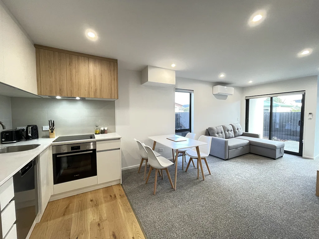 Hornby 1Kwarto Fully Furnished & Move-In Ready