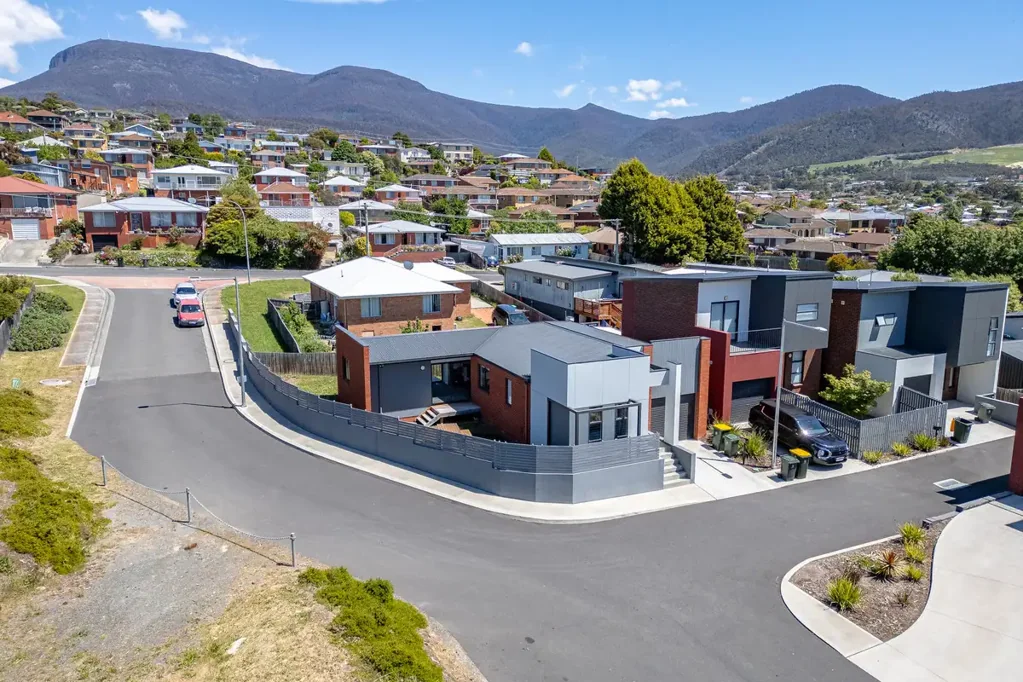 Glenorchy 3 Bedroom Contemporary comfort in a prime location