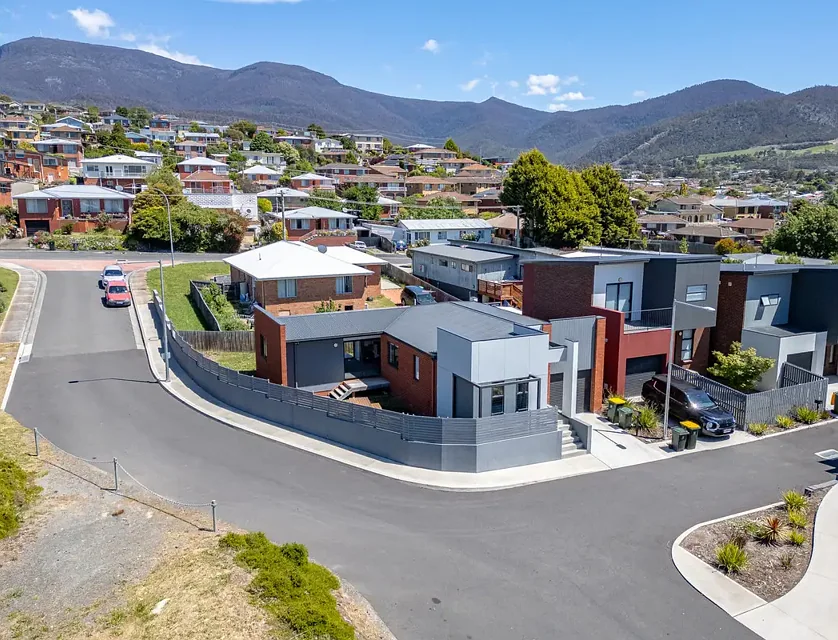 19/11 Flamenco Circle, Glenorchy, Hobart, 3 Kuwarto, 1 Banyo, House