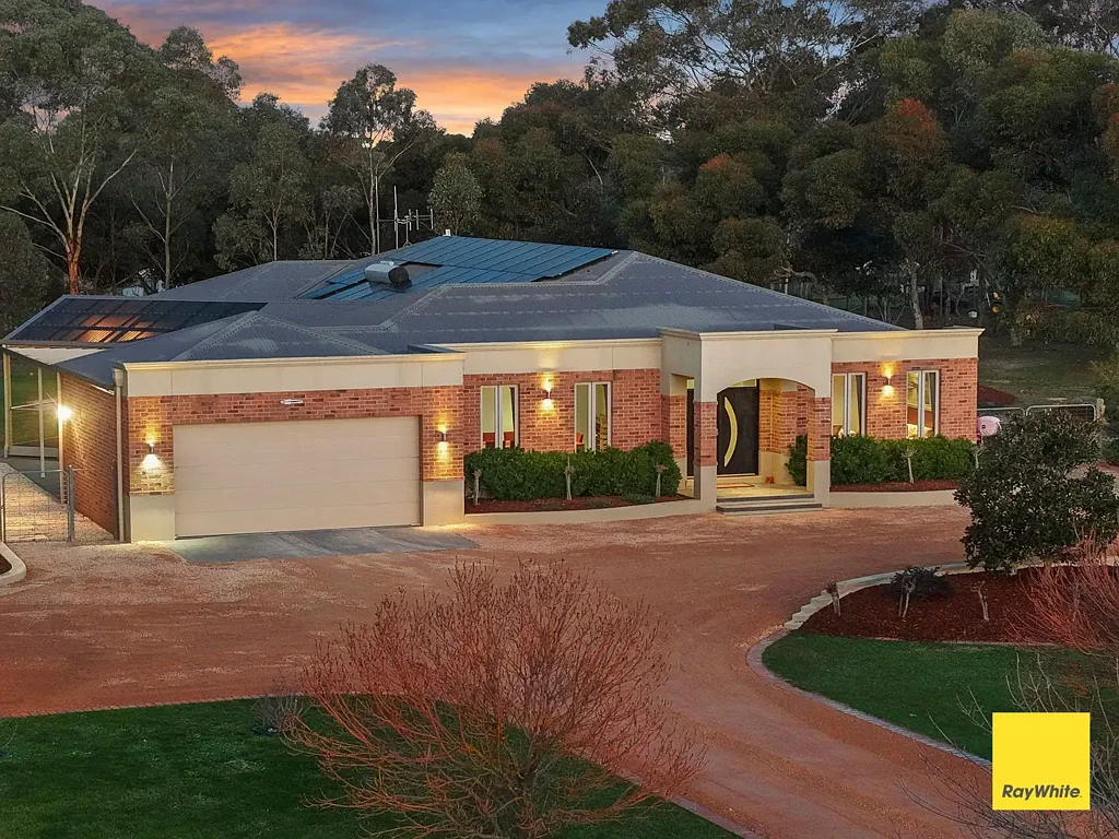 Junortoun 4房  Exceptional Family Lifestyle on 3.12 Acres