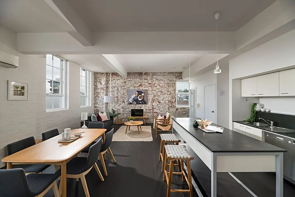 Stylish Two-Bedroom Retreat in Prime Richmond Pocket!