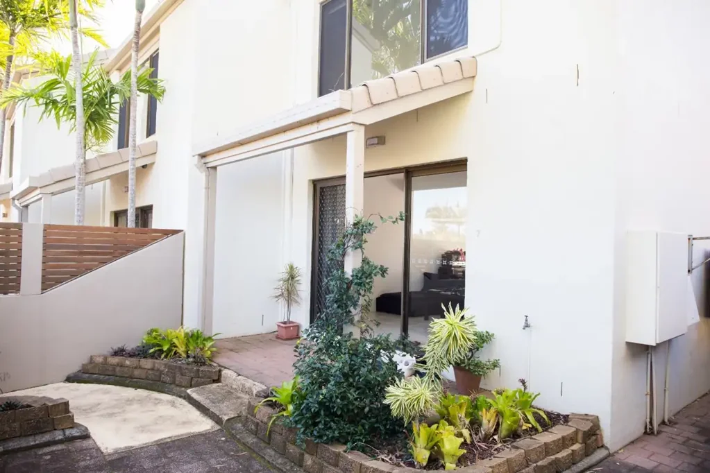 Coastal Townhouse in Sunshine Beach