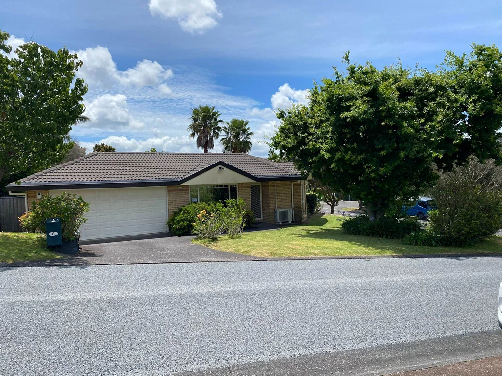 Three bedroom in Henderson heights