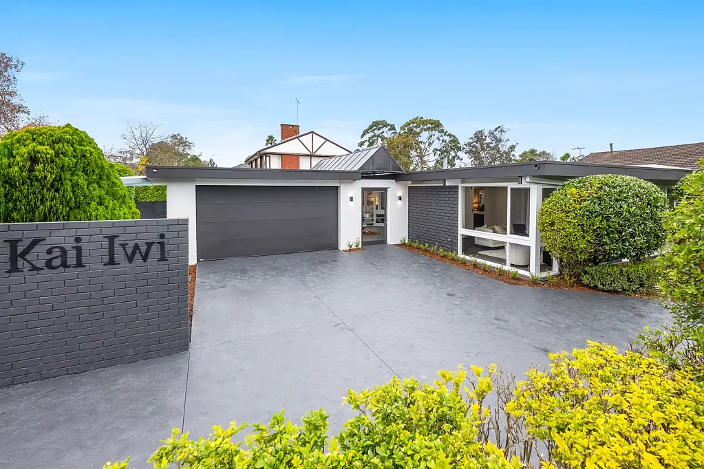 Westleigh 4બેડરૂમ Exceptionally reimagined 'Kai Iwi'