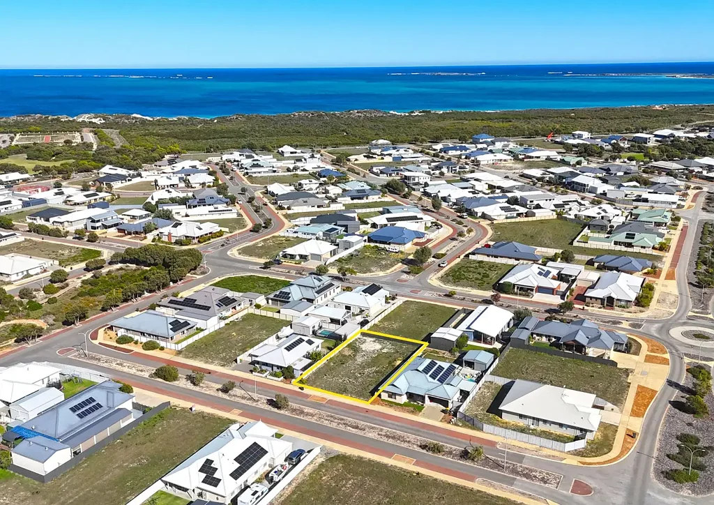 Jurien Bay  Nothing Little About This Opportunity - 700sqm in Jurien Bay