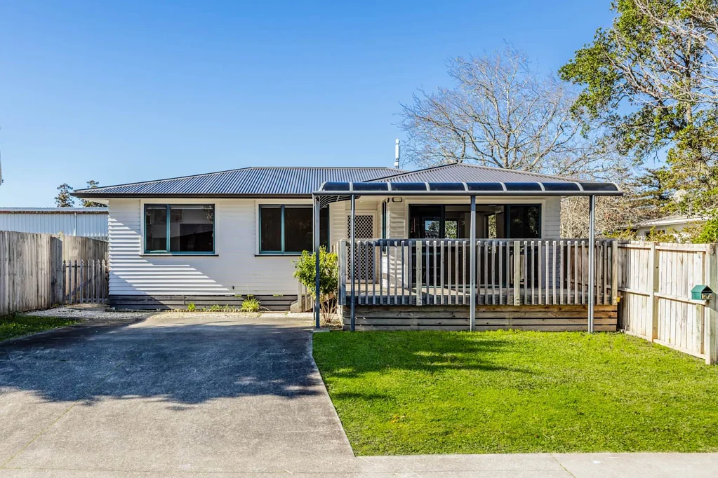 Te Atatu South 3chambre HIDDEN SINGLE LEVEL GEM