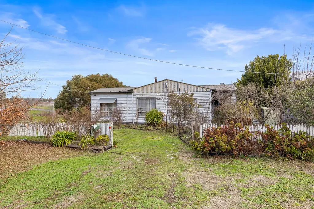 56 Leslie Street, Clunes, VIC 3370