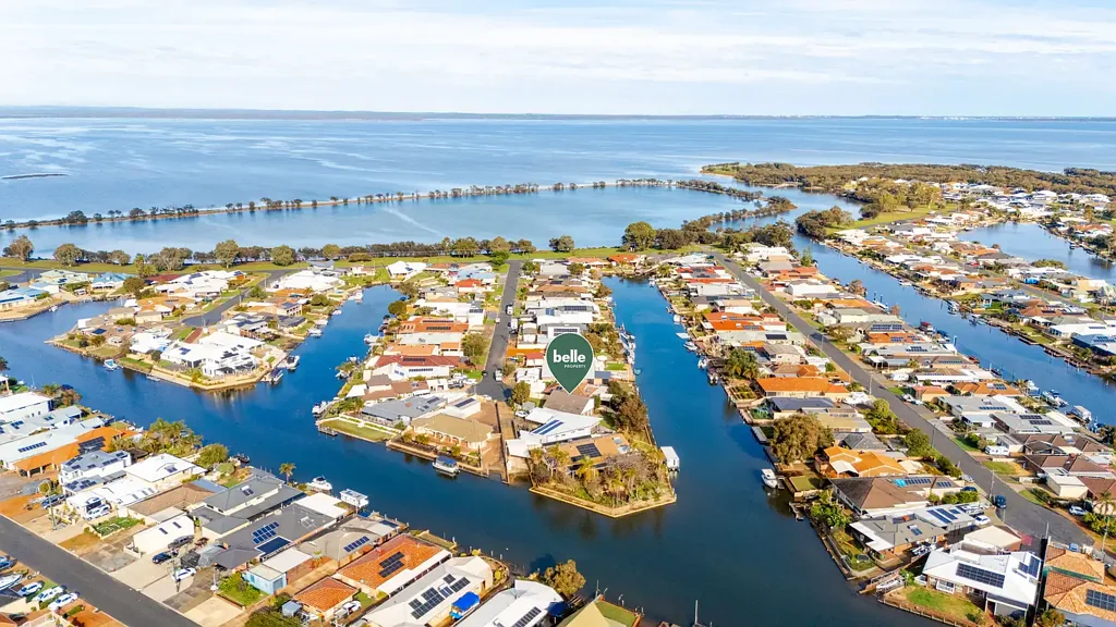South Yunderup 3房  Unlock the Potential of Waterfront Living