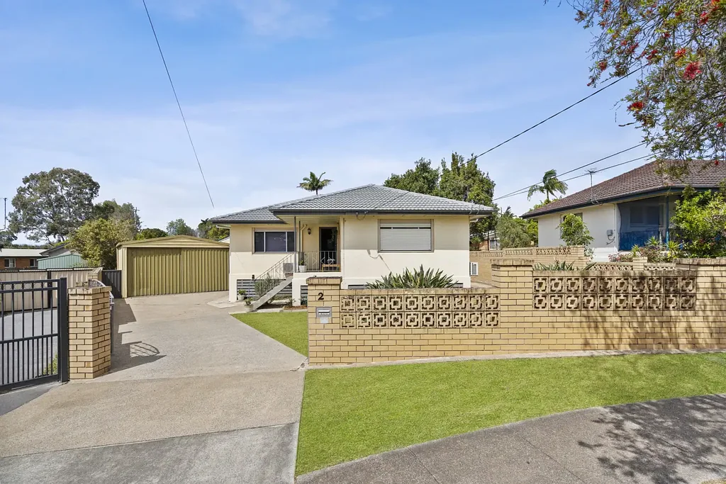Acacia Ridge 3침실 SOLID HOME WITH DUAL DRIVEWAY ACCESS