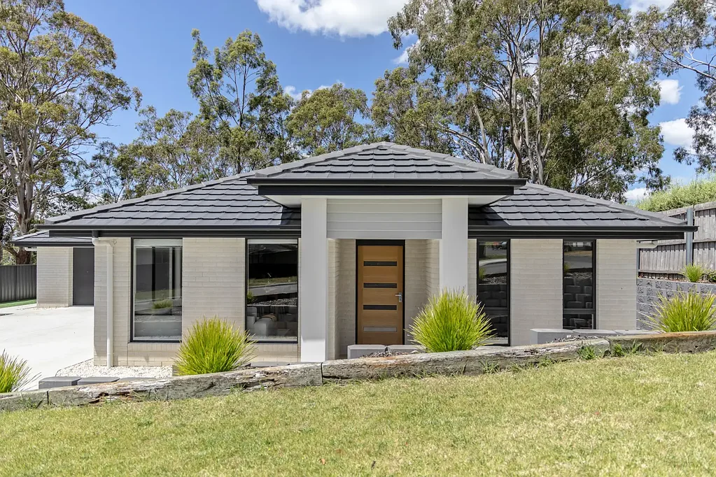 2 Avenger Avenue, Kings Meadows, TAS 7249
