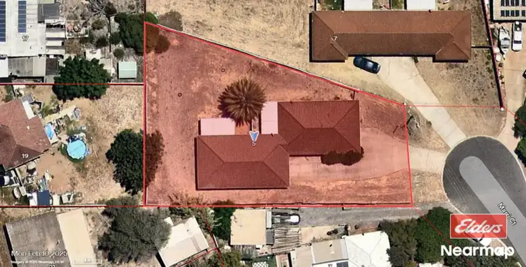 Rangeway 4कमरा Fantastic Investment Opportunity – Brick & Tile Duplex on 1195sqm R30 Block