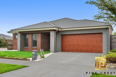 Truganina 5 Slaapkamer 5 bed, 3 bath, 2 Livings in Westbrook !