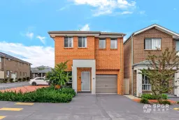 11 Ludhiana Glade, Schofields