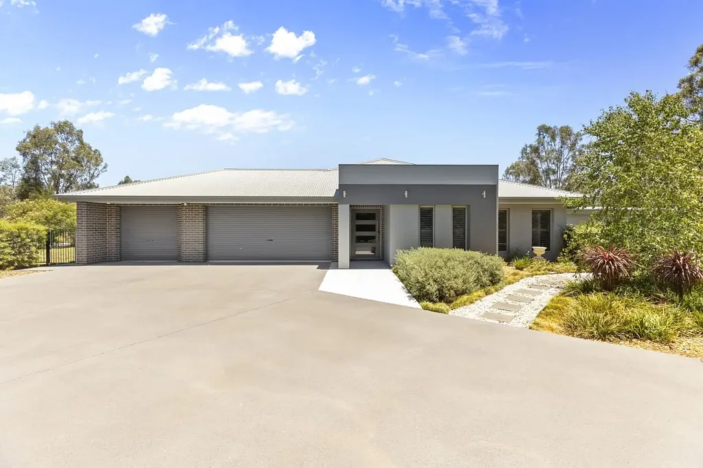 30 Redbank Road, Lake Albert, NSW 2650