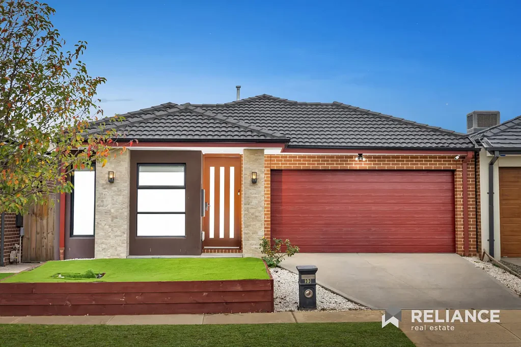Tarneit 4chambre NORTH-FACING FAMILY HOME | DOUBLE MASTER SUITES | DUAL LIVING AREAS | PRIME TARNEIT LOCATION
