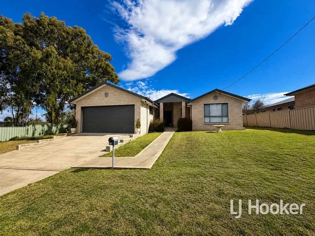 Inverell 4બેડરૂમ Spacious Family Home on Generous Block