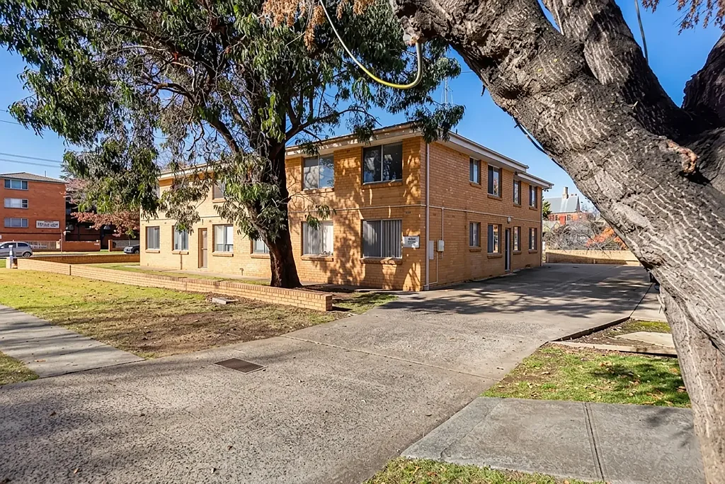 Queanbeyan 2 Slaapkamer Smart Investment or Ideal First Home in Convenient Location
