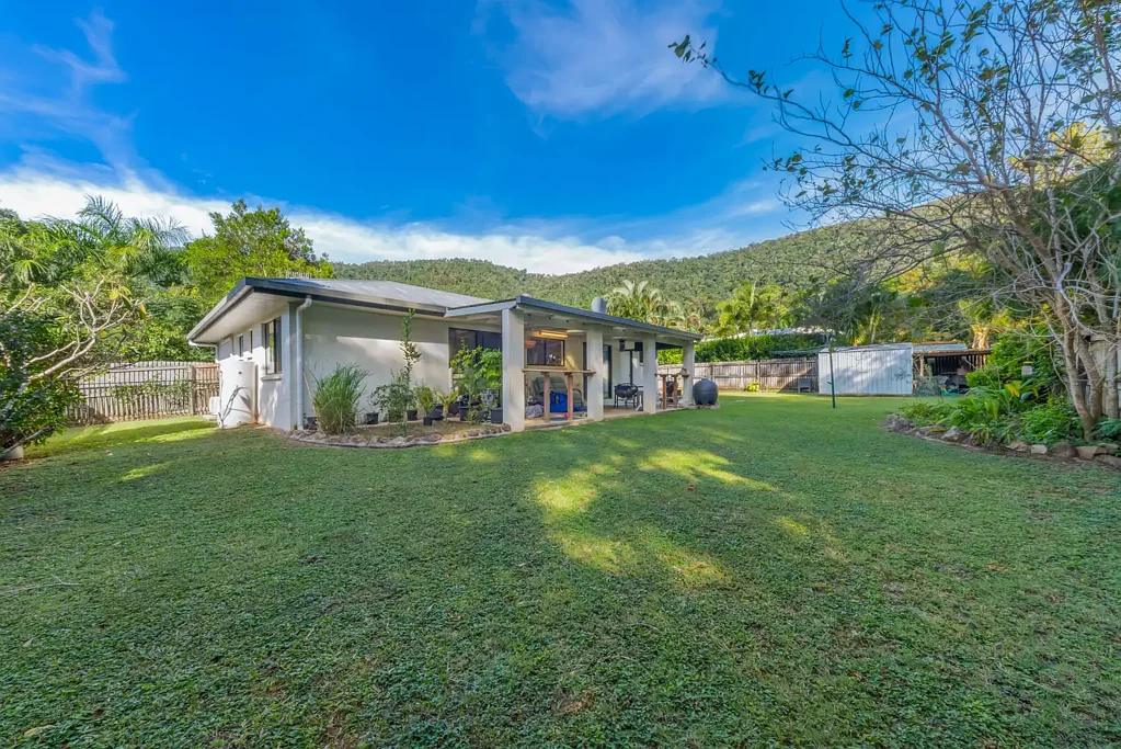 Jubilee Pocket 3Phòng ngủ Easy Living in a Quiet Cul-de-Sac Close to Airlie Beach