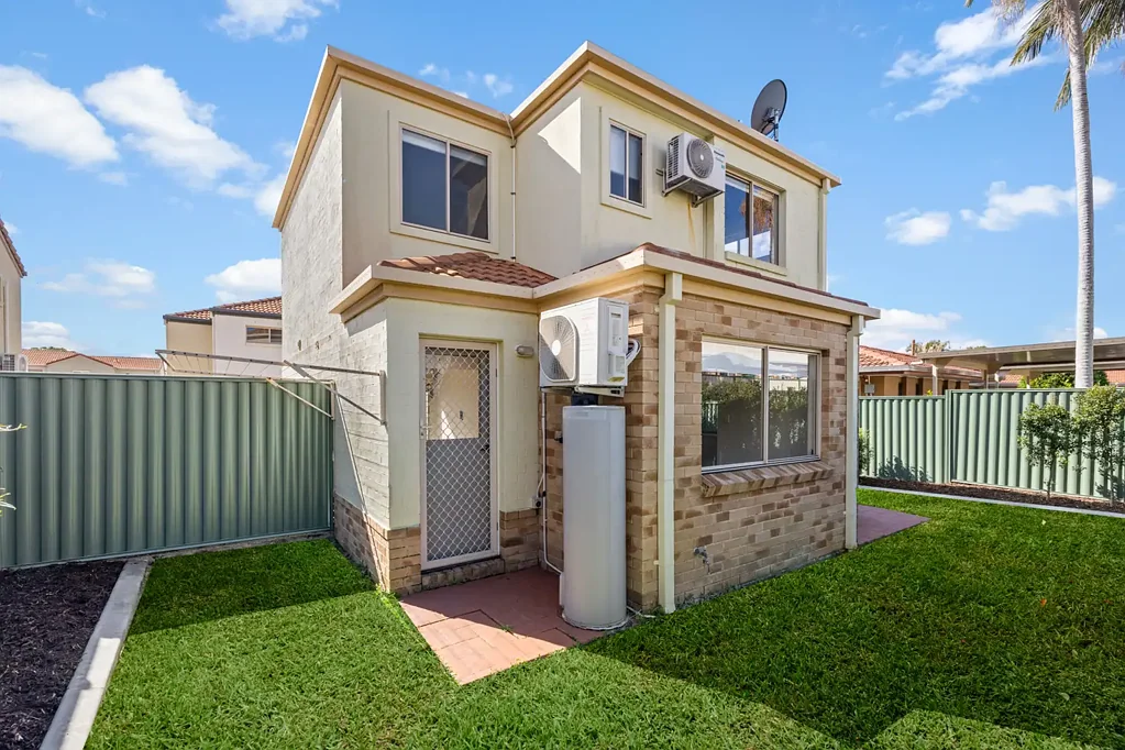 Cleveland 3 Bedroom Discover Your Dream Home - Privacy, Space & Prime Location