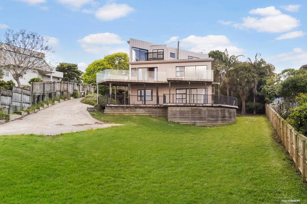 West Harbour 4 Slaapkamer Urgent Sale – Builders & Developers Must Inspect!