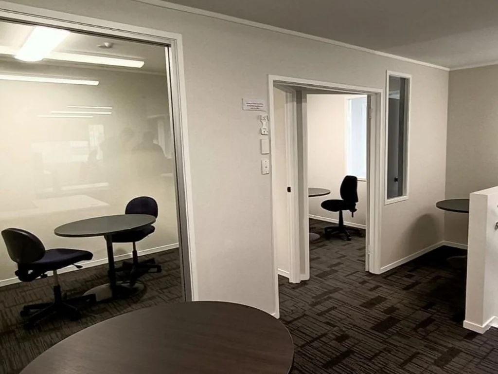Manukau Modern Manukau Office with Signage!