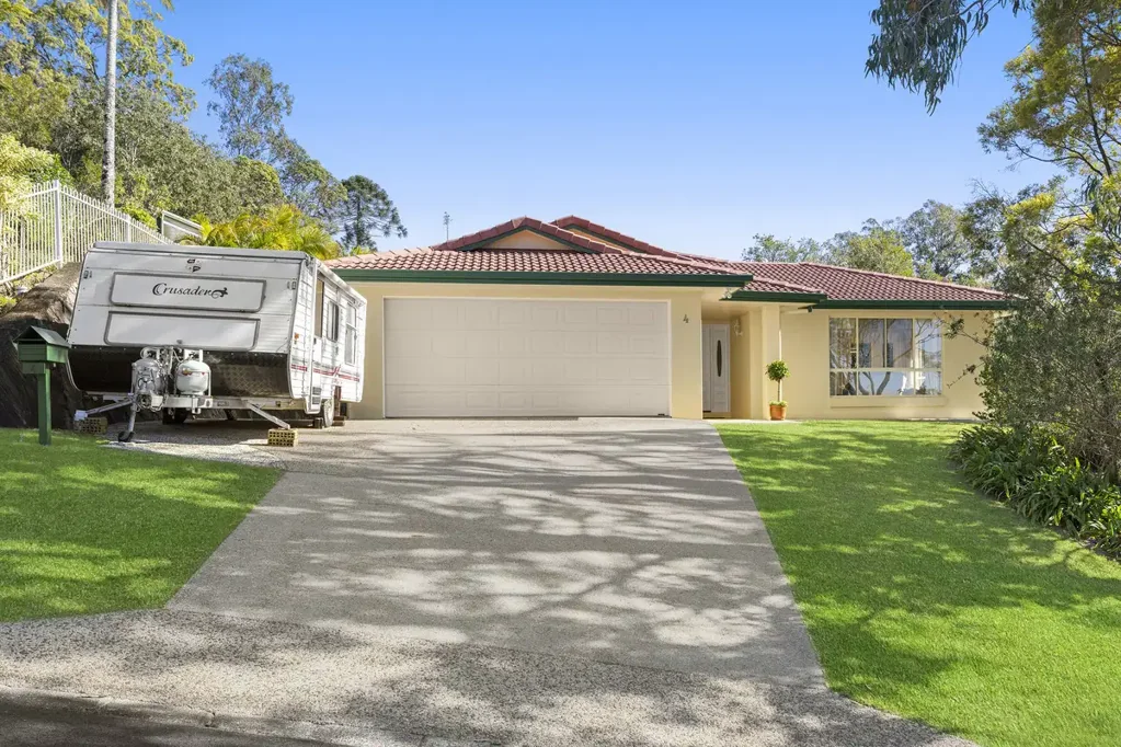 Nambour 4房  Immaculately Presented Family Home