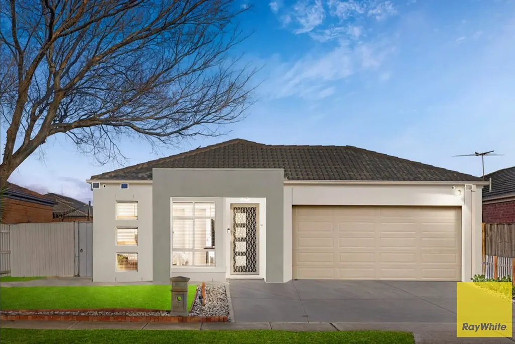 Exceptional Family Living in POINT COOK Location!