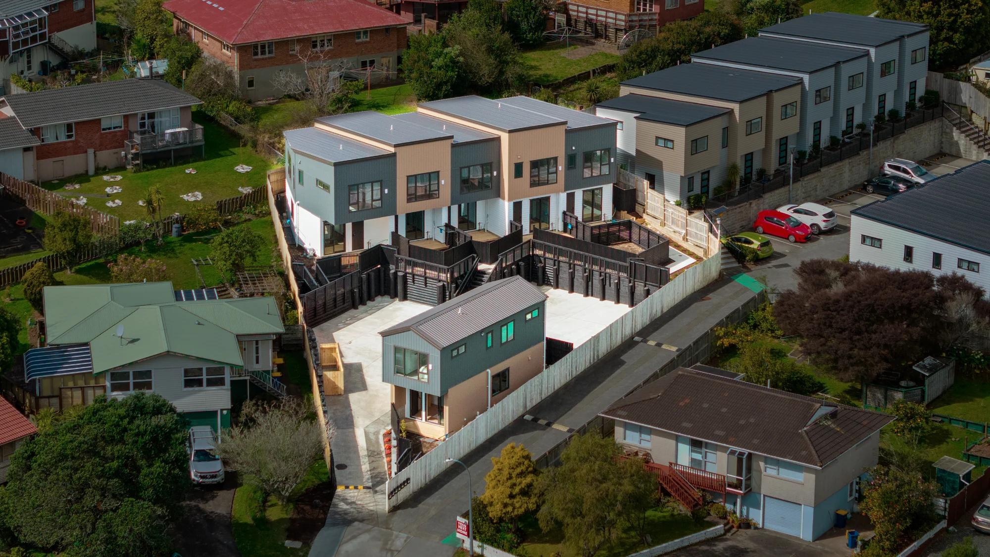 Henderson 3 Slaapkamer Affordably New, Low Maintenance Home