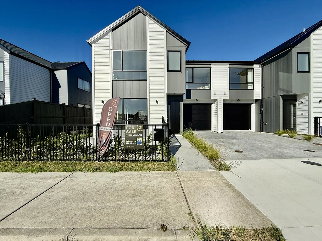 Kumeu 4房  Urgent Sale ! Present Your Offer !