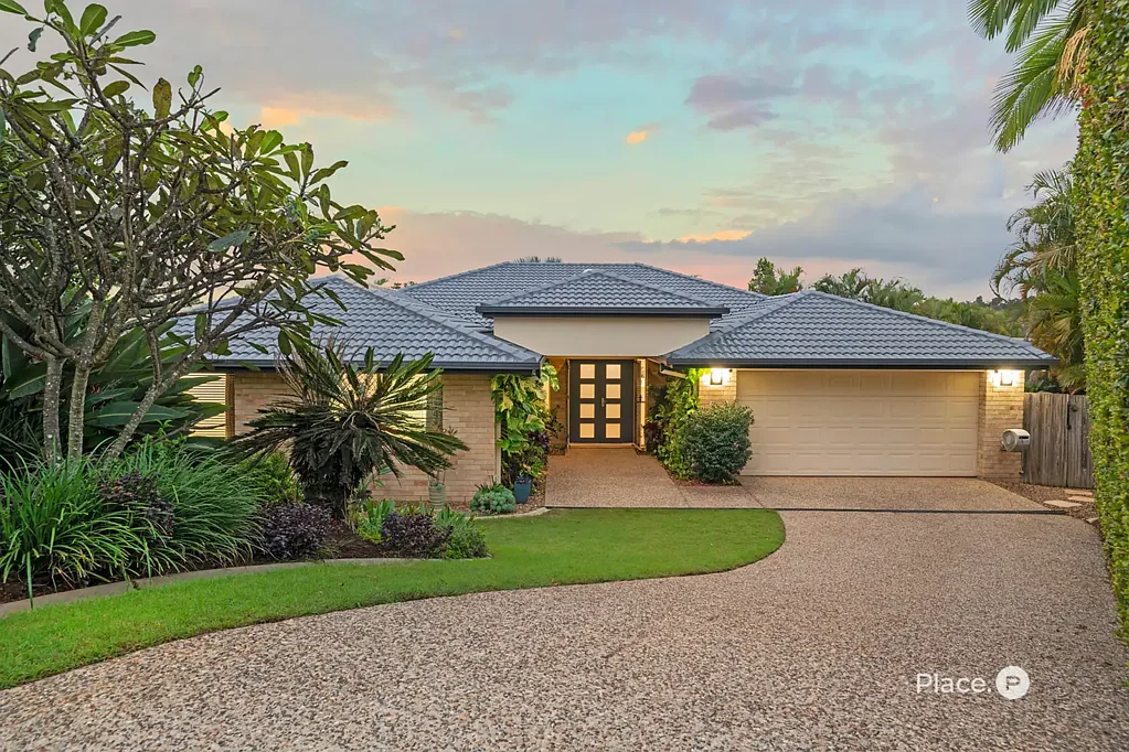 16 Christopher Place, Sinnamon Park, QLD 4073