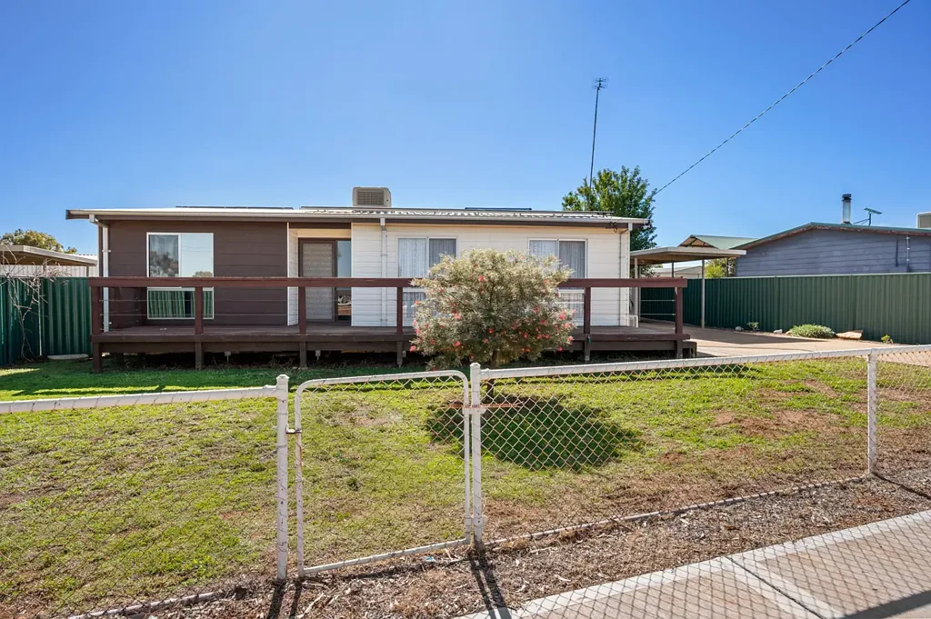 Coolgardie 3બેડરૂમ THIS ONE HAS IT ALL!