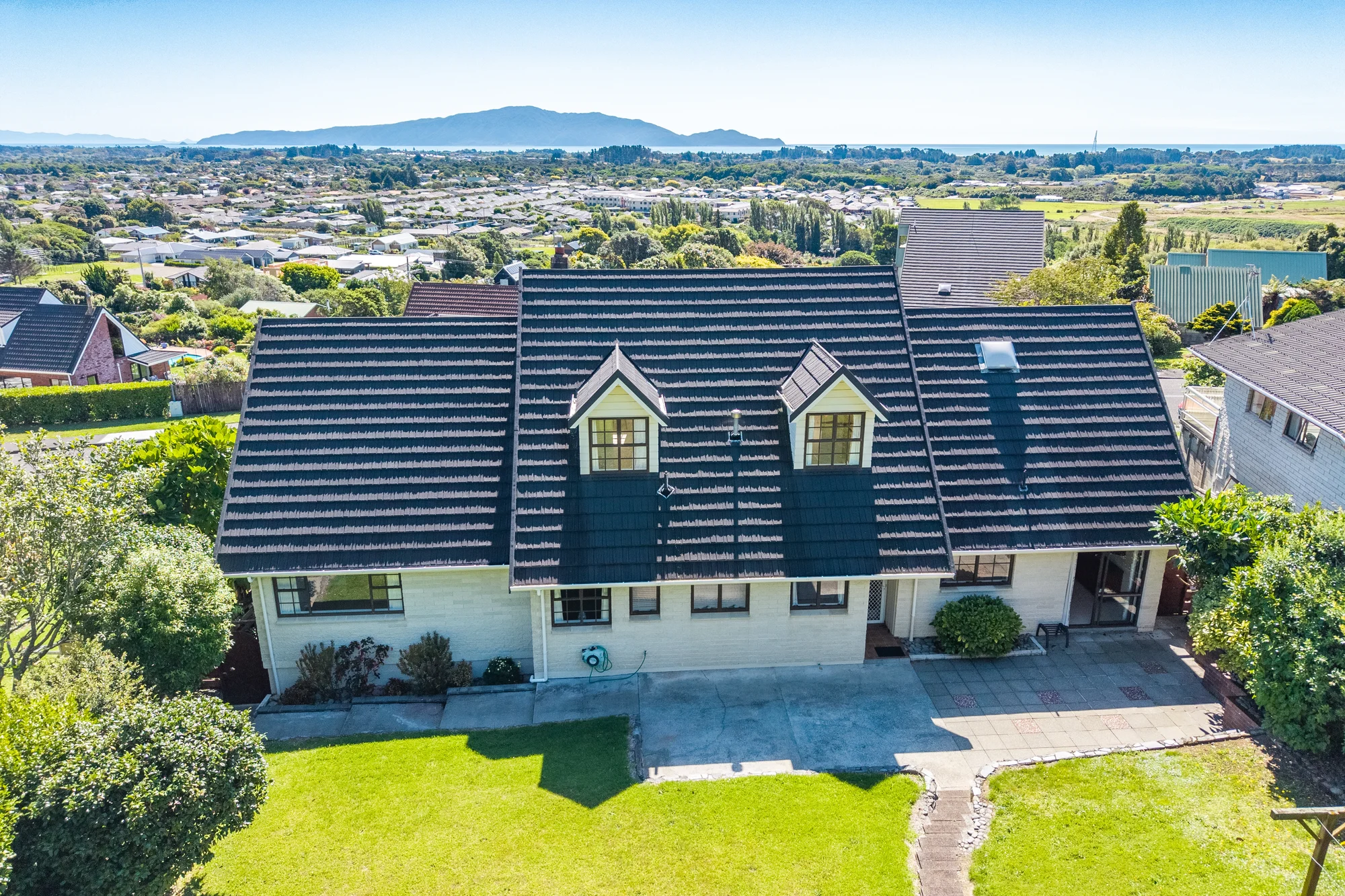 Waikanae 3Phòng ngủ Big on Space, Big on Views