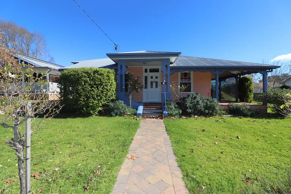 2 bedroom 2 bathroom, with flexible areas.