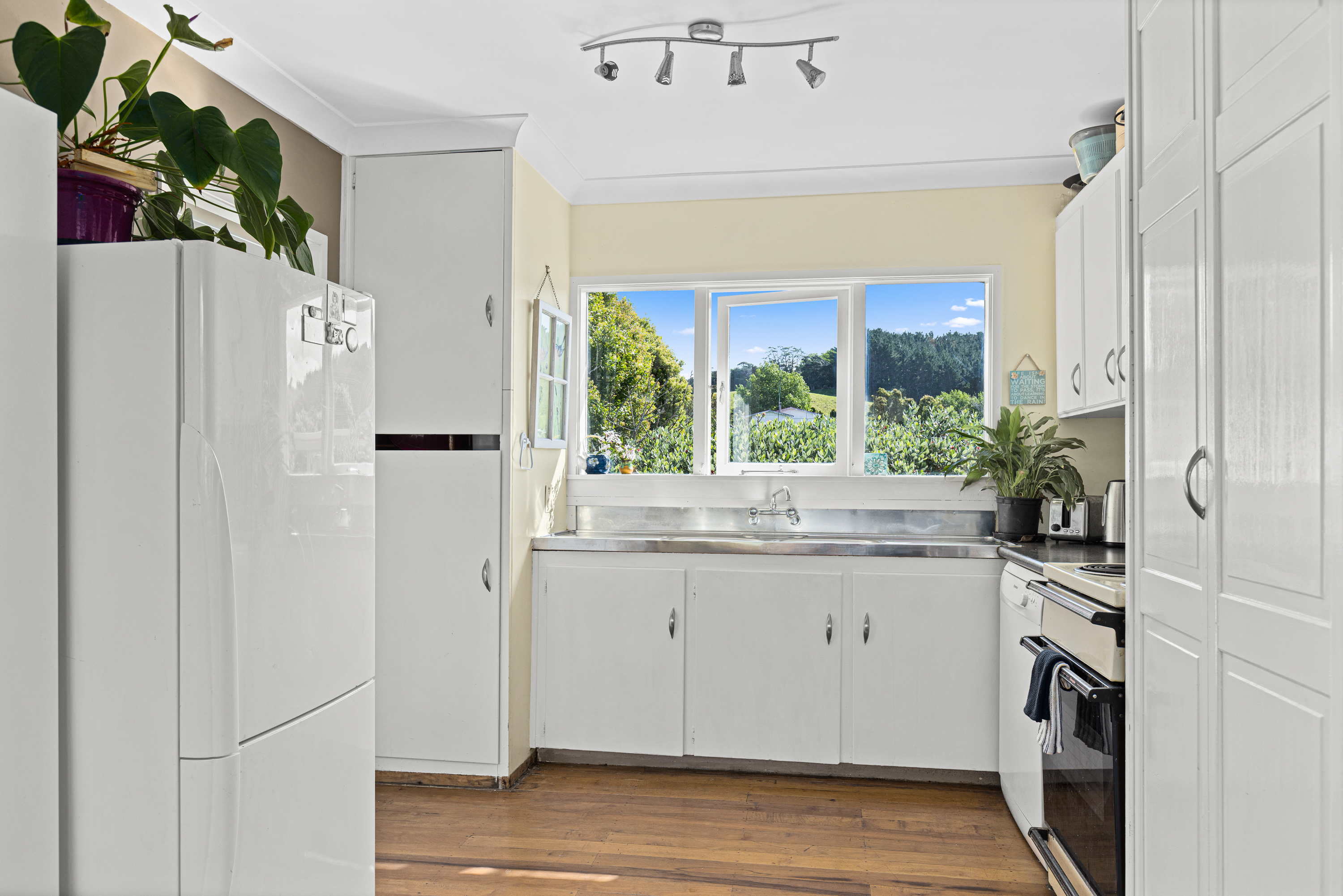 4 Seatoun Avenue, Leigh, Auckland - Rodney, 2 ਕਮਰੇ, 1 ਬਾਥਰੂਮ, House