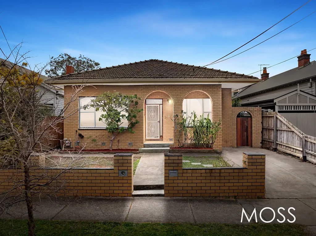 Northcote 4 Bedroom NORTH FACING ALLOTMENT IN A BLUE-CHIP NORTHCOTE LOCATION