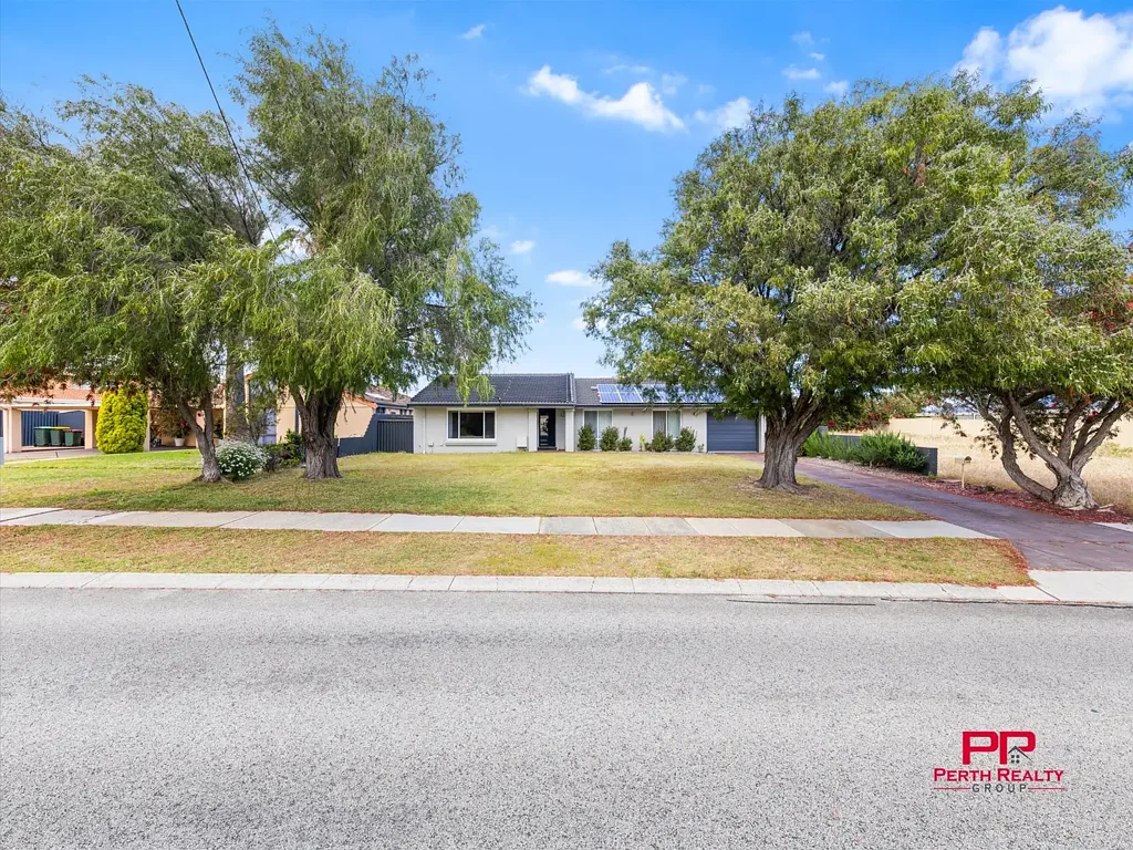 Hillarys 4ਬੈੱਡਰੂਮ 148 WATERFORD DRIVE, HILLARYS- Conveniently located beach side family home