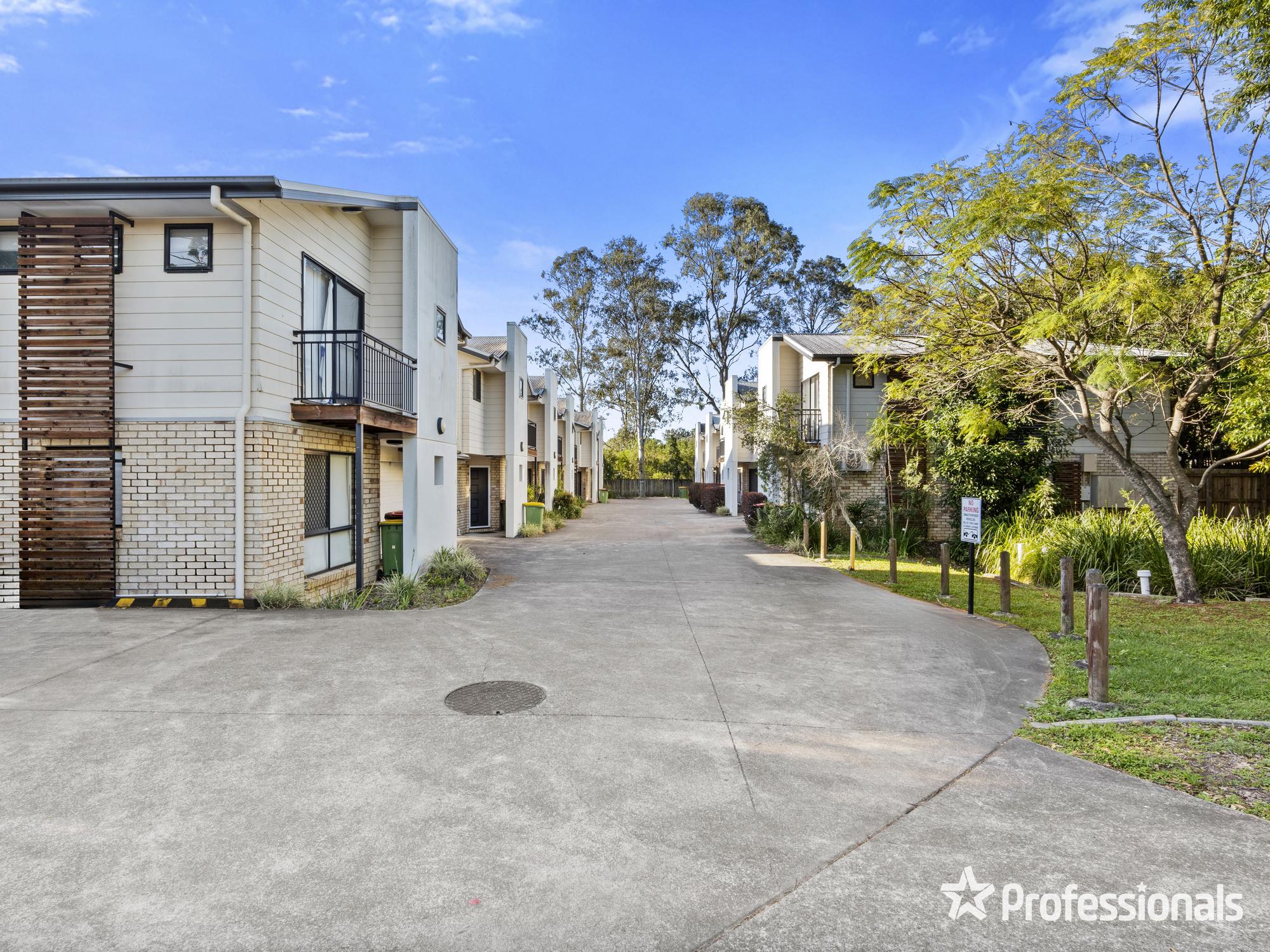 UNIT 8 78-80 RIVER HILLS RD, EAGLEBY QLD 4207, 0 chambres, 0 salles de bain, Townhouse