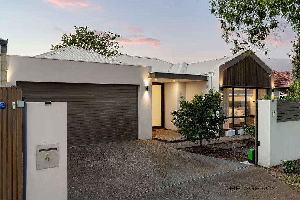 4 O'Neile Parade, Redcliffe, WA 6104