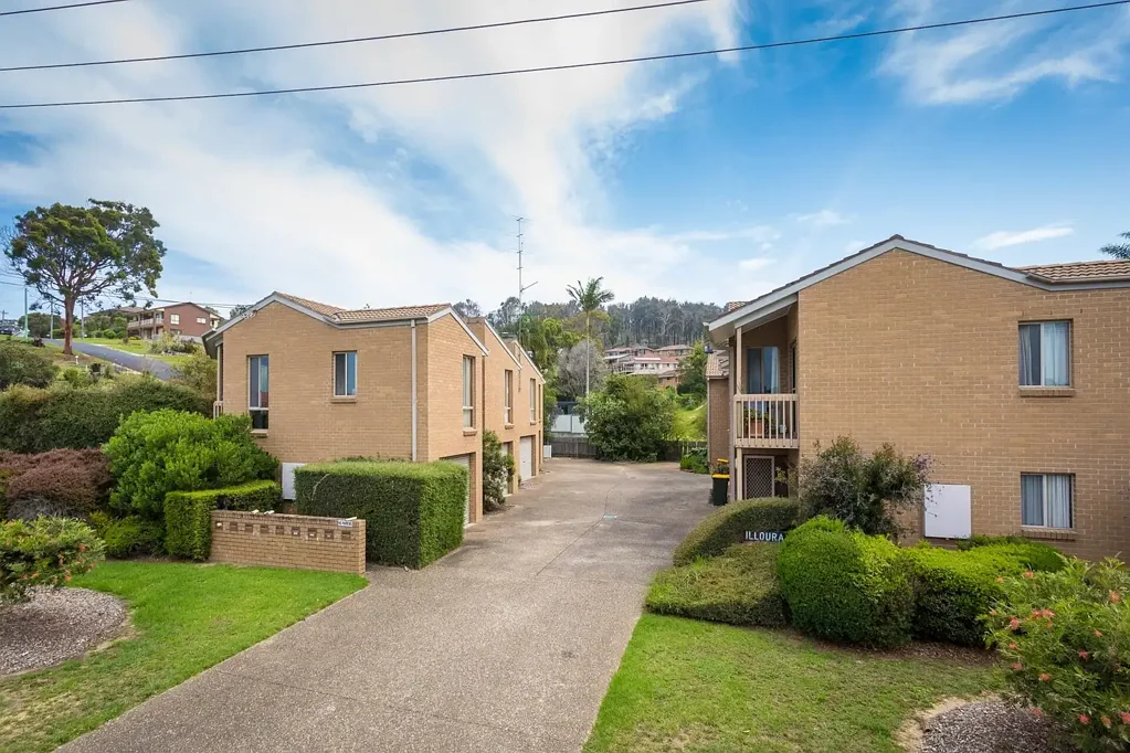 PERMANENT RENTAL - 2/2 PANORAMA DRIVE TATHRA - SHORT STROLL TO BEACH