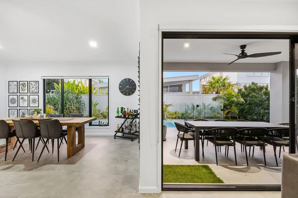 Pelican Waters 5Kwarto FAMILY LIVING WITH SELF-CONTAINED STUDIO AND WATER VIEWS