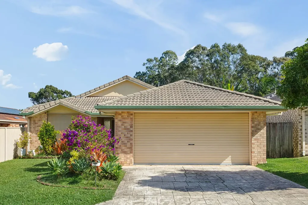 Sippy Downs 3ห้องนอน Parkside Living with Direct Access to Windmill Park - REF: 4484