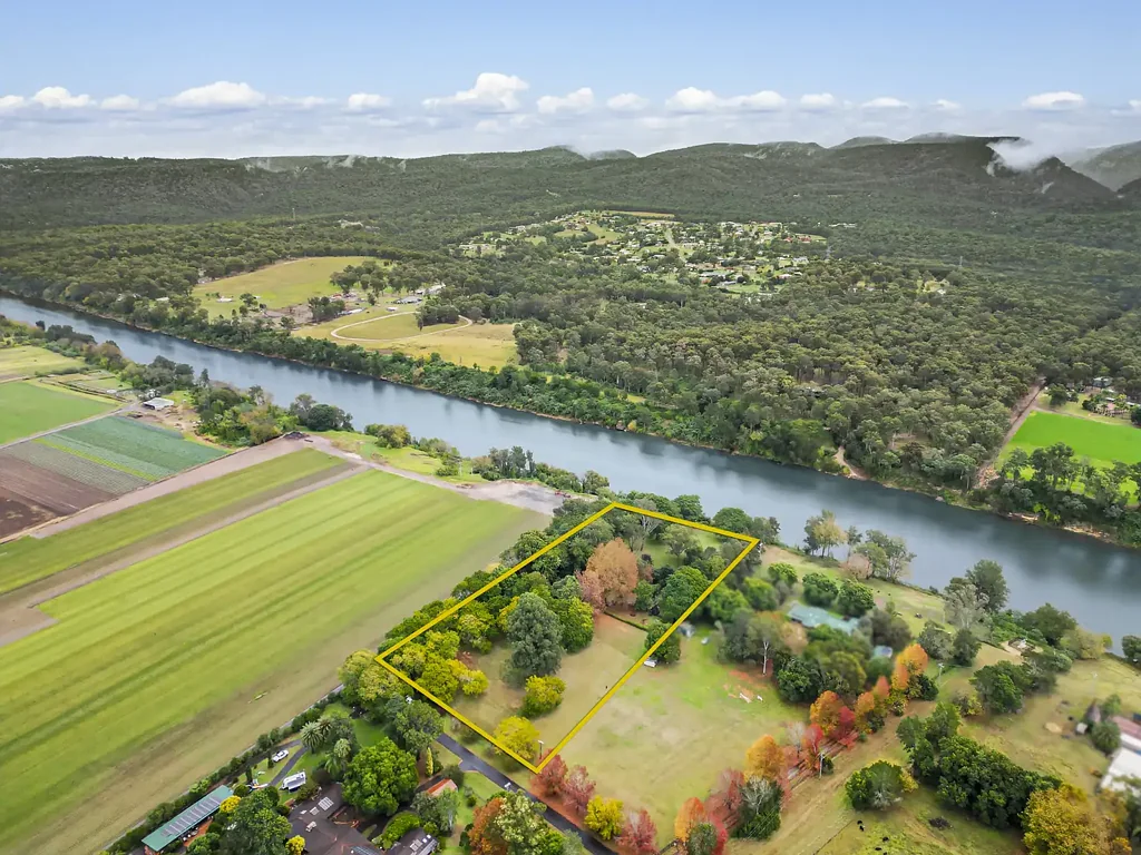 Agnes Banks 5 Bedroom Park-Like Riverfront Acreage Lifestyle on 5 Stunning Acres