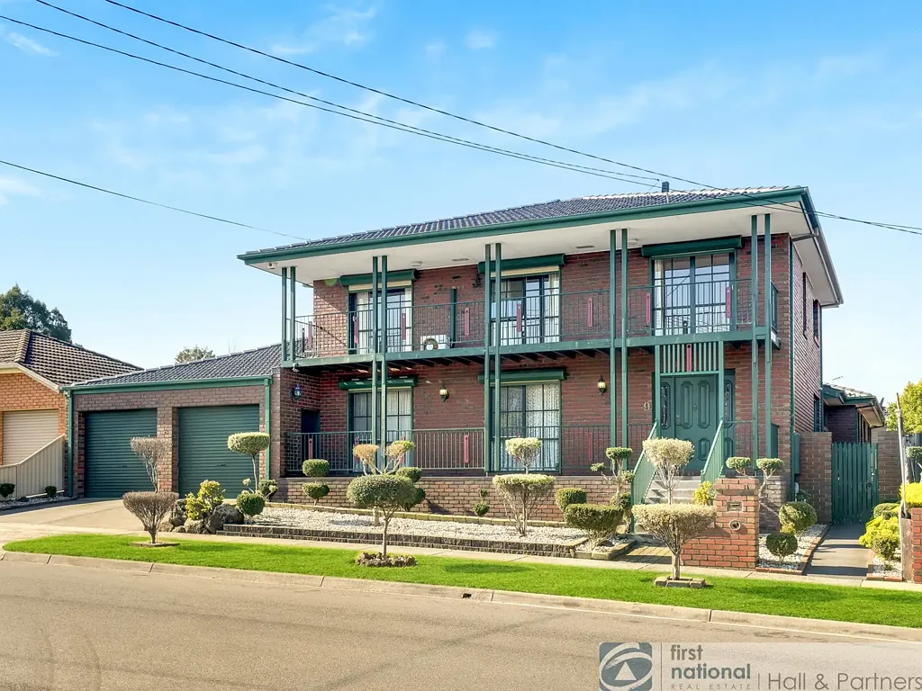 Dandenong North 5कमरा Large family home in Rosewood Downs Estate