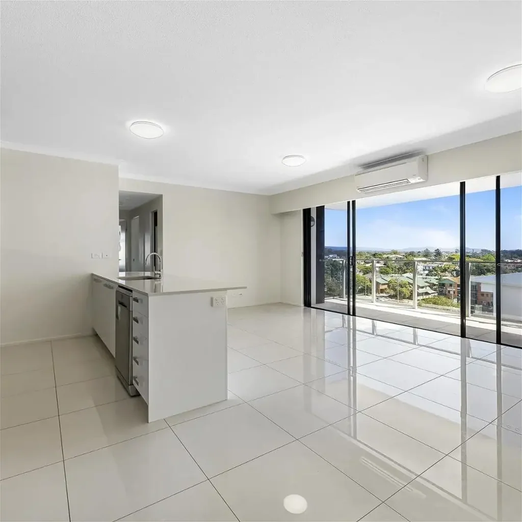 Southport Serenity with Broadwater at the Door