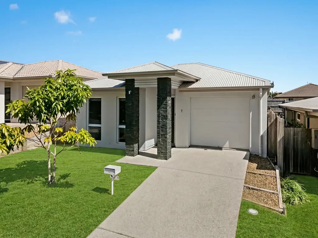 7 Mount Cooroora Street, Park Ridge, QLD 4125