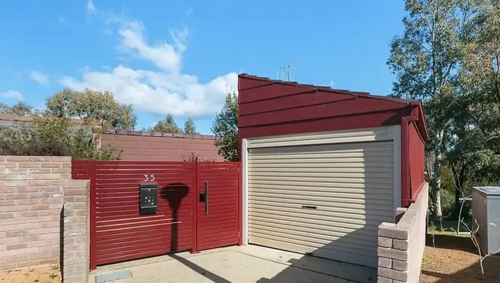 Quiet Townhouse in Swinger Hill