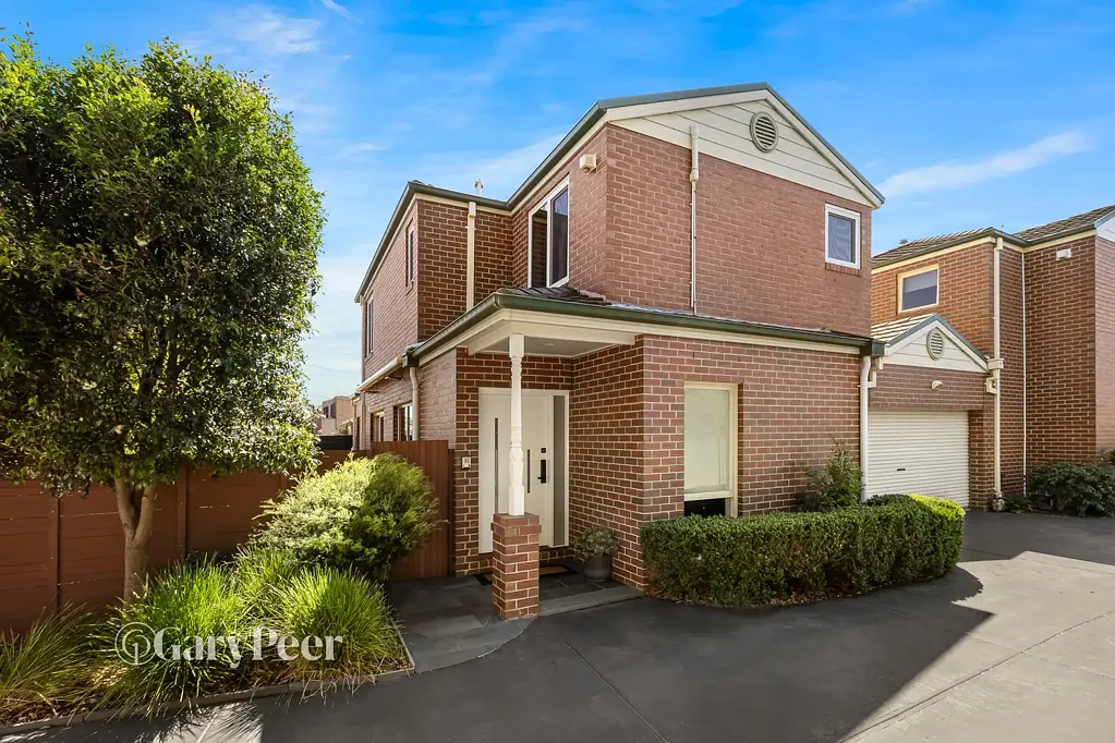 Carnegie 3ਬੈੱਡਰੂਮ Stylish & spacious with brilliant indoor-outdoor appeal